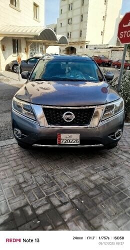 nissan Pathfinder platinum