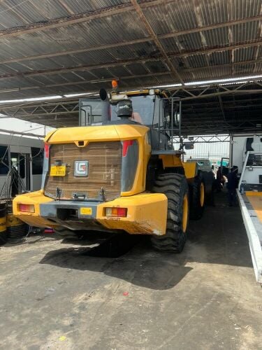 wheel loader