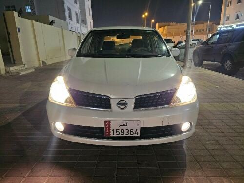 Nissan tida