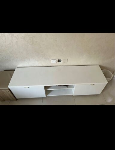 طاولة تلفاز
