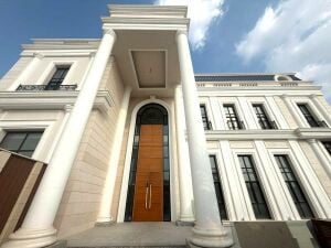 ULTRA-LUXURY 9BR VILLA