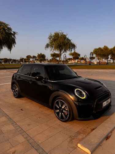 2022 MINI Cooper S 5-Door | 35,000 
