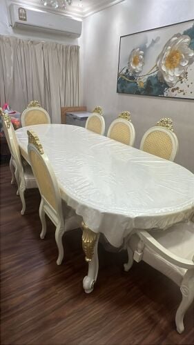 طاوله طعام