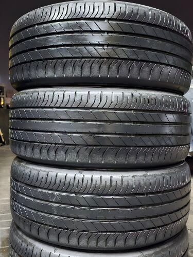 225-50-18,,,, Dunlop brand