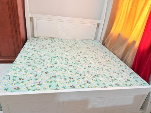 Bed& mattress+cupboard+Dressing tbl