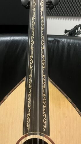 عود صناعة قطر