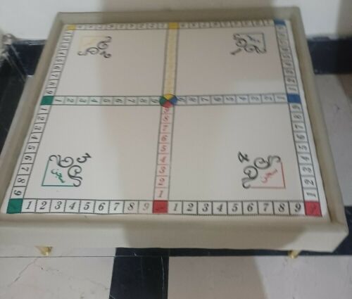 طاولة سجن مع رجول..