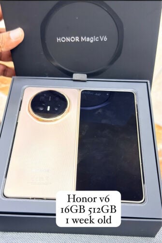 Honor magic V6 gold like new 