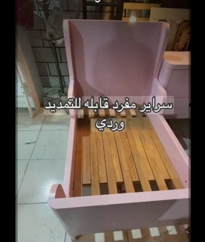 سرير بناتي وردي
