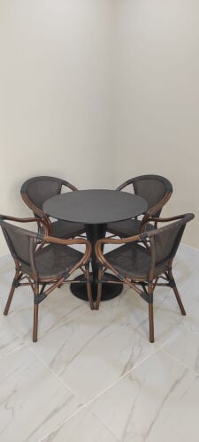 DRIGANI TABLE AND CHAIR