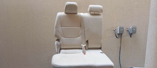 Land cruiser middle Right sid