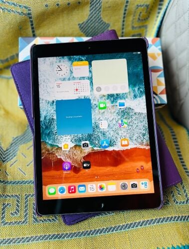 ipad 7/128gb*WiFi *iOS-18..