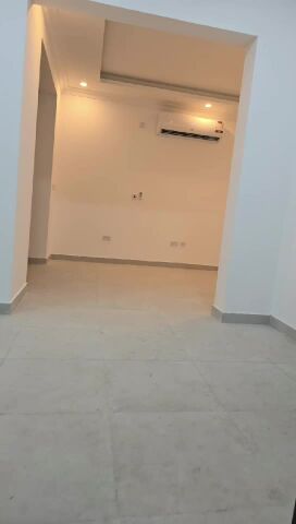 للايجار شقه بنت هاوس في معيذر