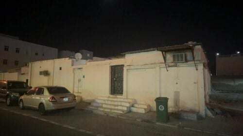 للبيع بيت بالشحانيه ٧١٧م