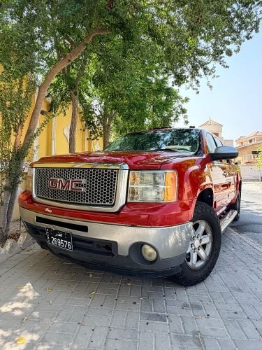 GMC Sierra SLE Low KM Red