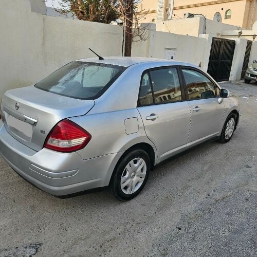 nissan tida 2012