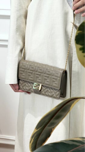 FND Wallet On Chain Baguette Dove