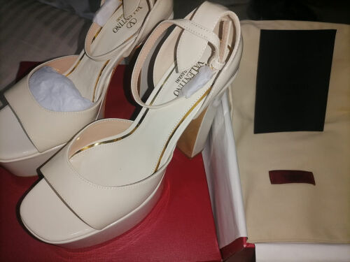 Valentino Garavani Tan-Go Platform 