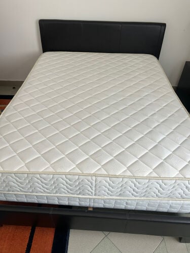 queen size bed