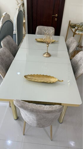 طاولة طعام