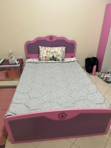 girls bedroom 