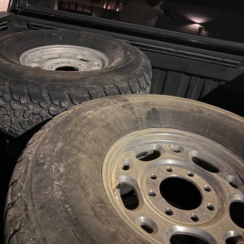 للبيع مقاس ١٦ 