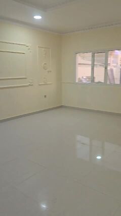 استوديو للإيجار بالخريطيات