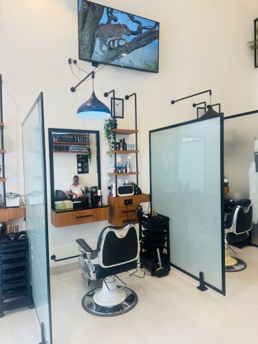 BARBER VACANCY – MEN’S SALON 