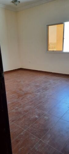 ستوديو دور 1 كبير نظيف1700 الوكير