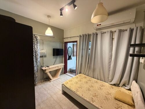 ستوديو مفروش راقي 1800 بالمرخية!!