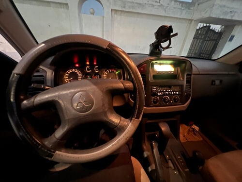 Mitsubishi Pajero 2005