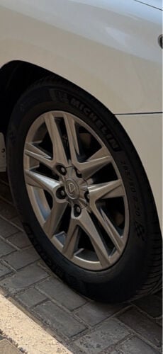 Twyer Mashlan semi-new Lexus rings