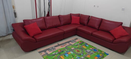 طقم كنب جلد بحاله ممتازه