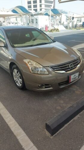 Nissan altima 2012 with plate
