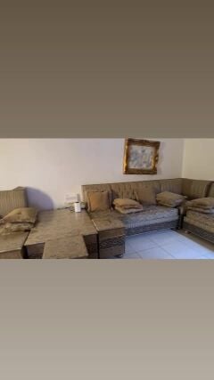 كراسي مع طاولات