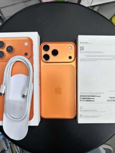 iPhone 17 pro max 1TB 7/8 cycle 