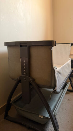 baby crib