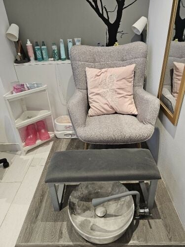 nails salon furniture