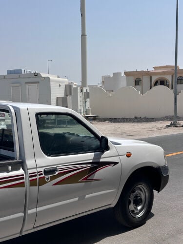 NISSAN PICKUP 2016