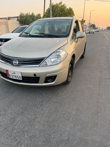 nissan tida 2012