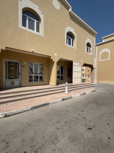 Villa for rent in Izghawa.