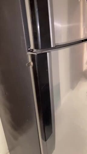 ثلاجه نظيفه شغاله مافيها اي عطل 