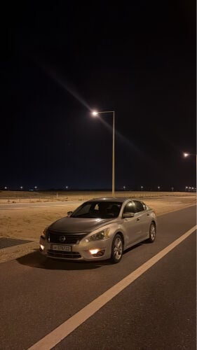 2013 Altima – Mid Option-low milage