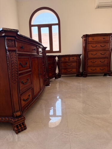 طقم أثاث كلاسيكي راقي بسطح رخام