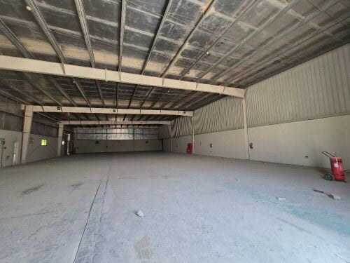 Warehouse 2500 meters, 1600 covere