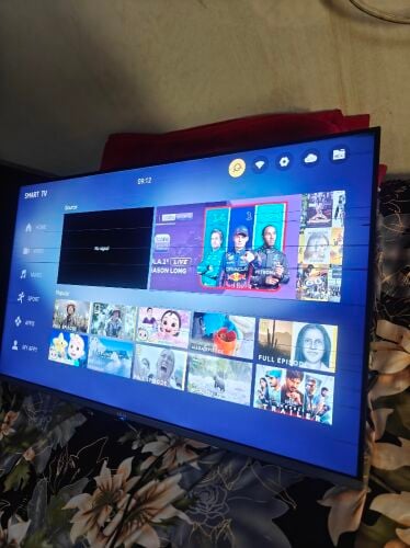 Akai smart andriod tv 43 inche