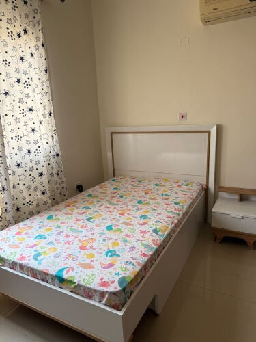 Single bed with mattress