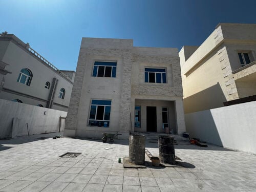 للبيع فيلا بالوكير جديدة راقية 