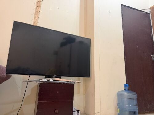 SAMSUNG ANDROID LCD 42 inch