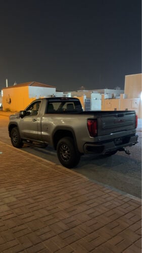 للبيع .